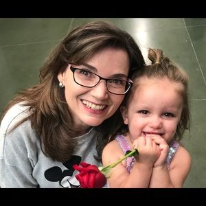 Meet your Posher, Laura